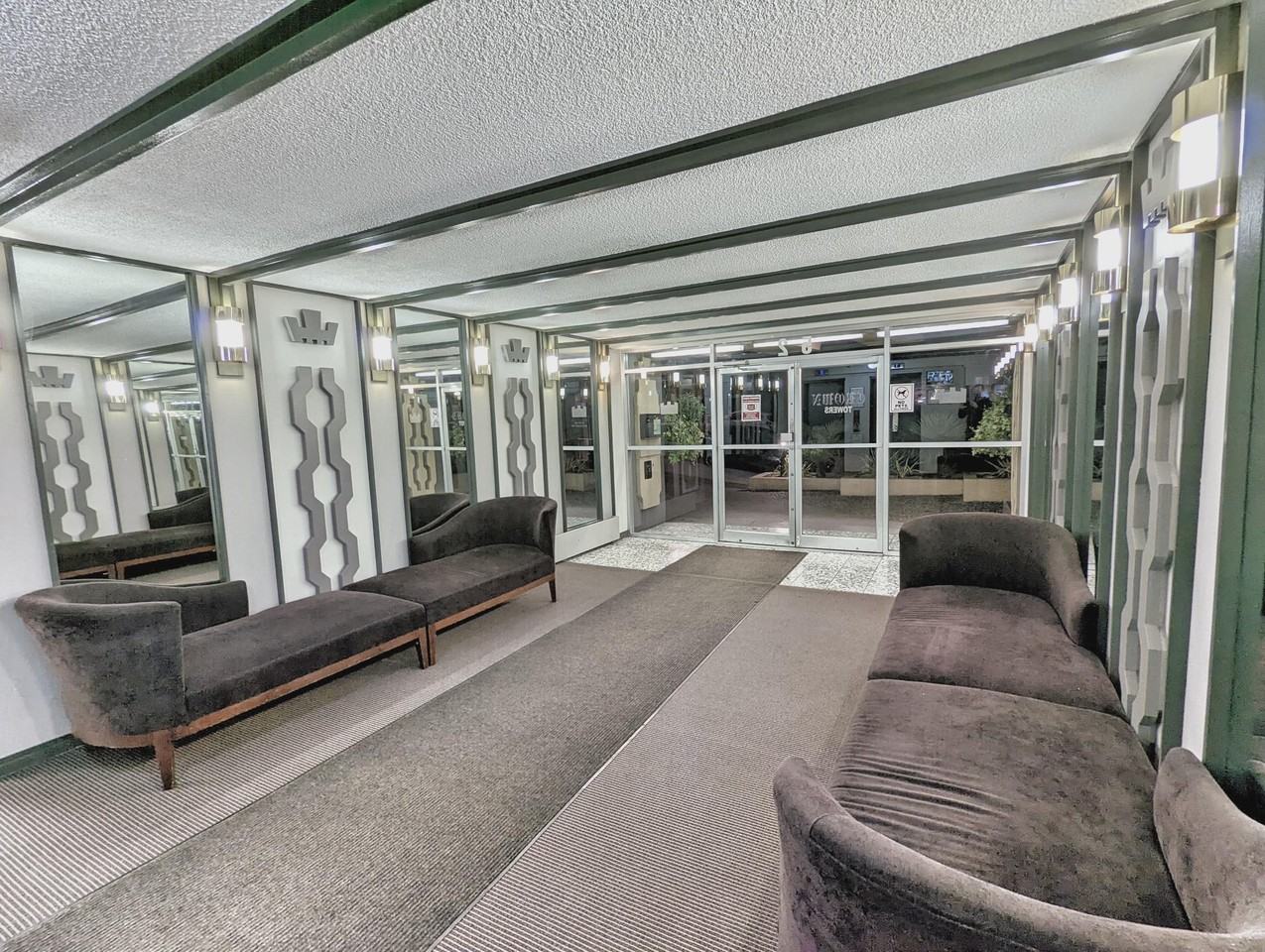 Crown Towers - Photo 2 of 10