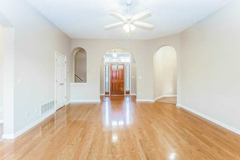 1441 Siskin Dr - Photo 2 of 15