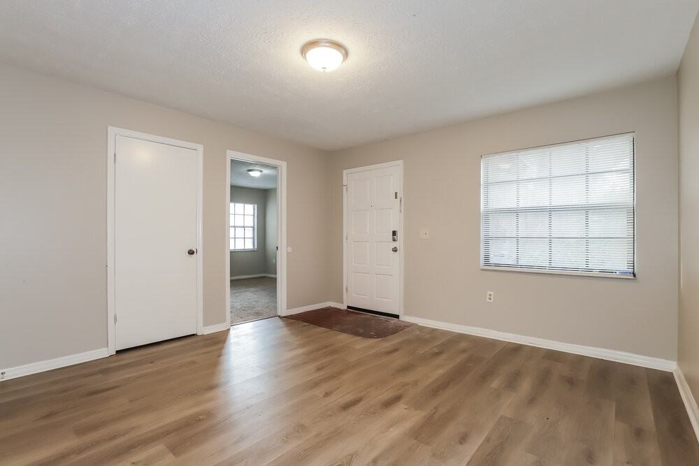 717 Ponderosa Dr E - Photo 4 of 16