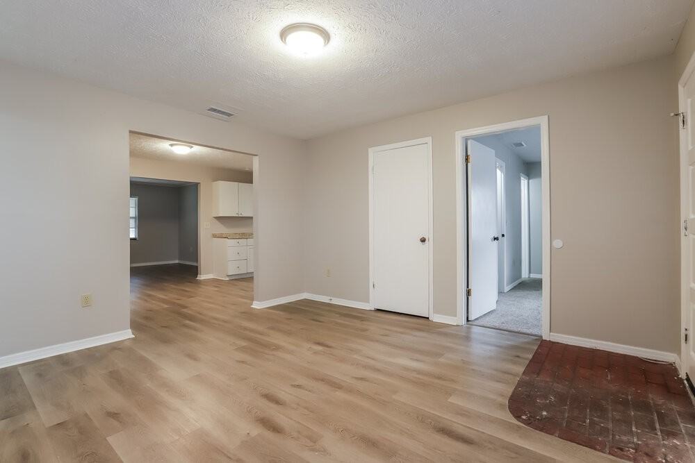 717 Ponderosa Dr E - Photo 5 of 16