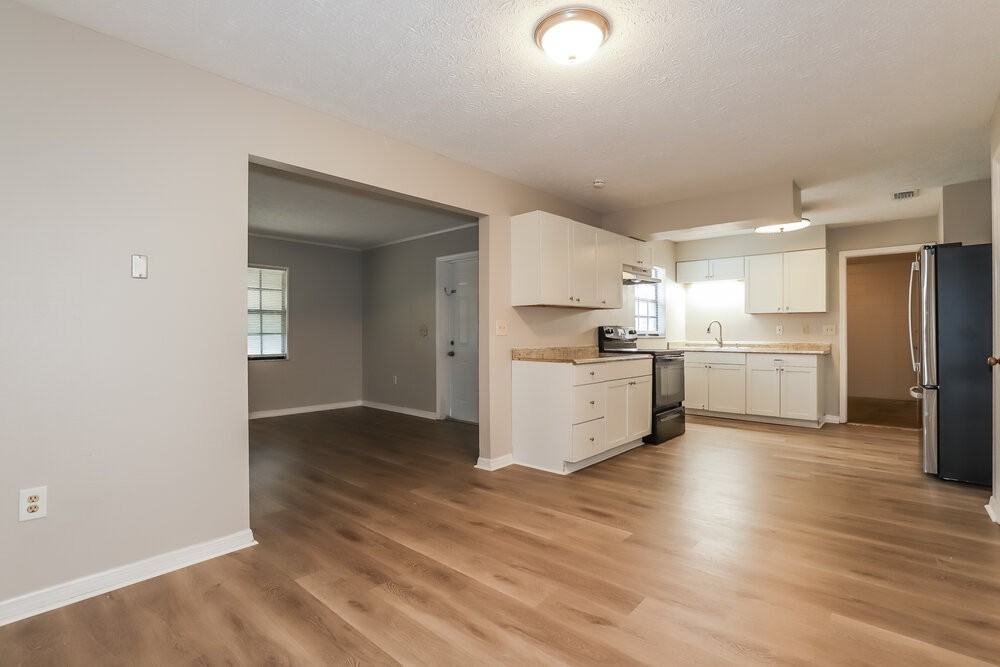 717 Ponderosa Dr E - Photo 6 of 16