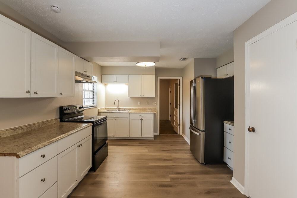 717 Ponderosa Dr E - Photo 7 of 16