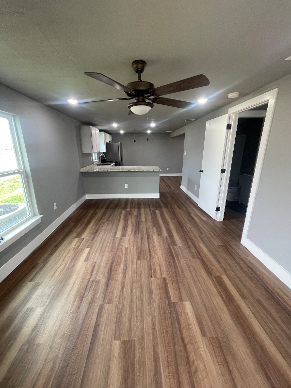 258 Carroll Dr - Photo 2 of 13