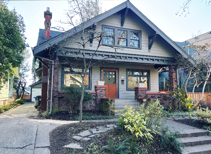 4246 Ne Flanders St - Photo 2 of 19