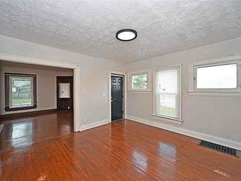 46 Vincent St - Photo 3 of 19