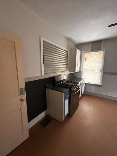 711 Gimblin Rd - Photo 3 of 5