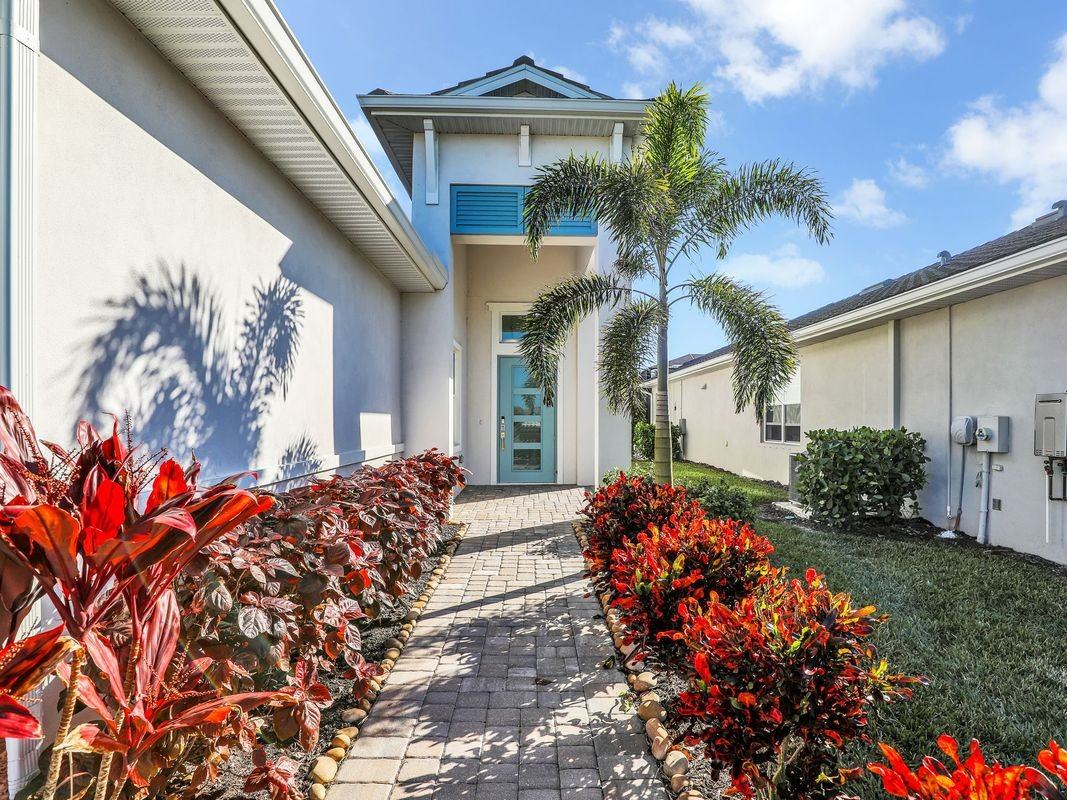 9288 Cayman Dr - Photo 2 of 24