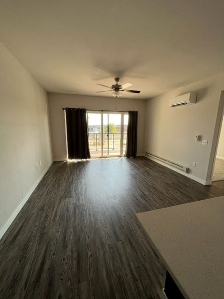 Cottage Grove Commons: Gaston - Photo 7 of 40