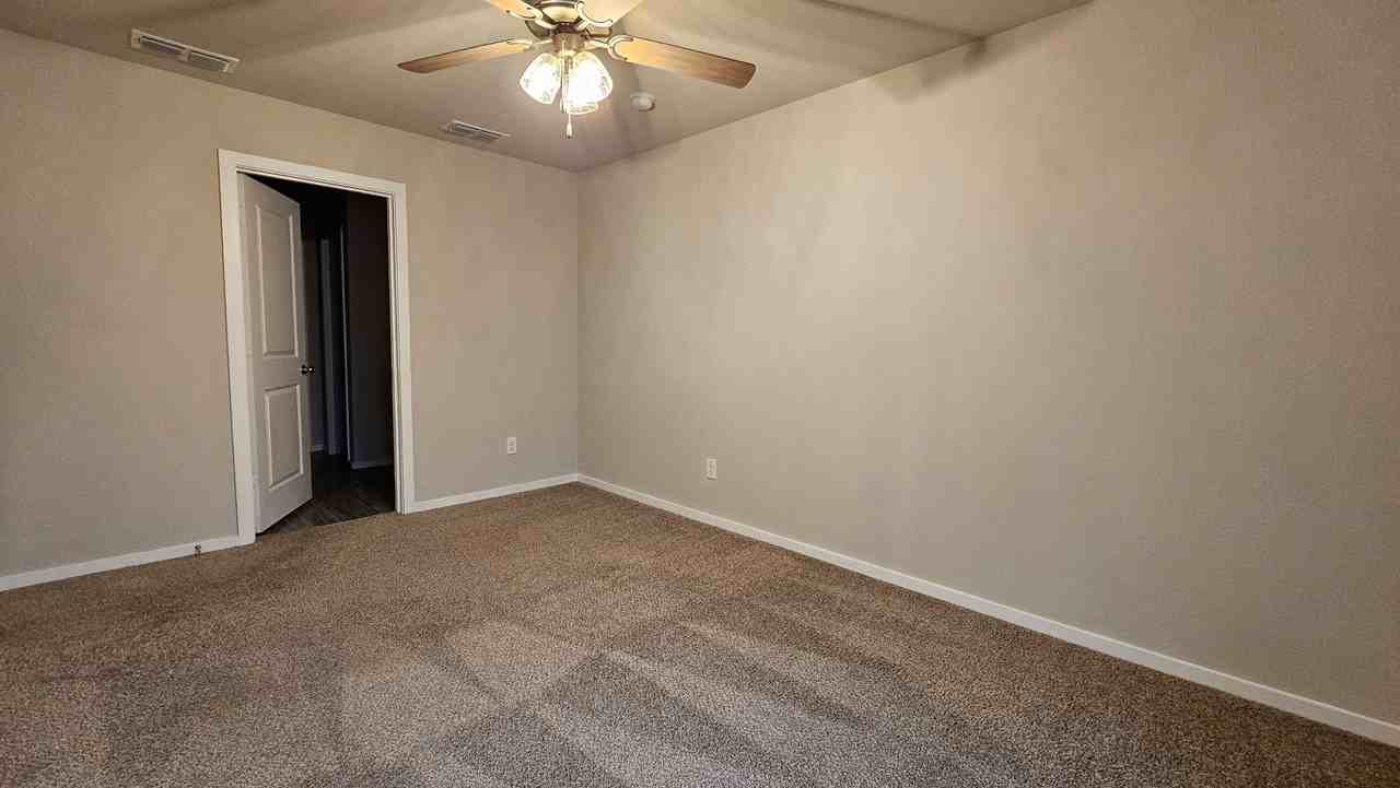 1630 133rd St #B - Photo 6 of 12