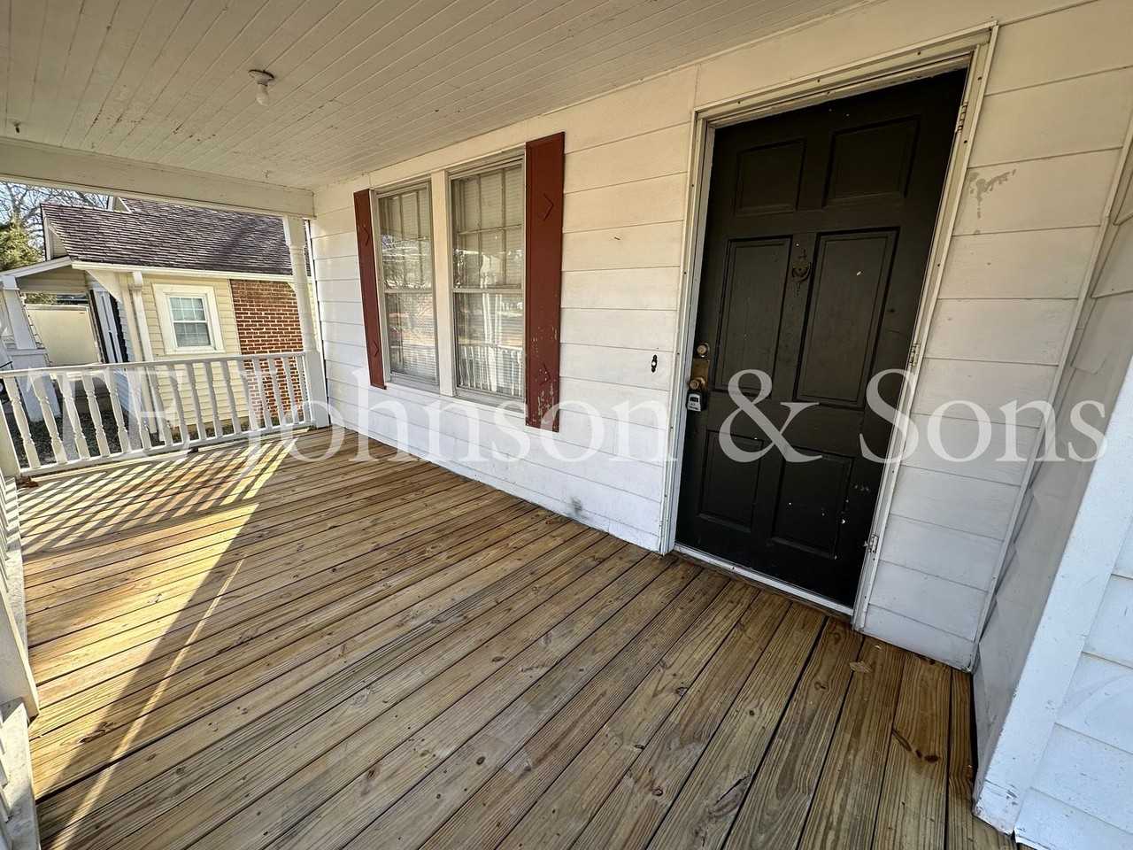 132 Tucker Ave - Photo 3 of 20