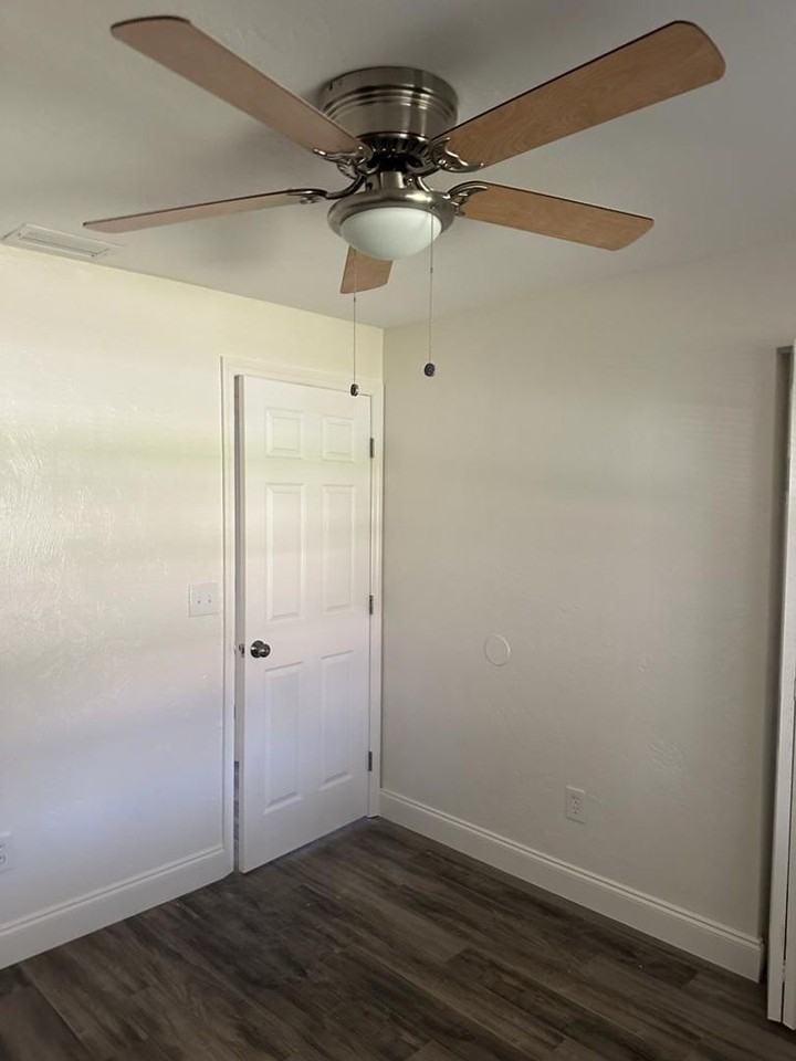 1717 Montgomery Ave - Photo 5 of 23