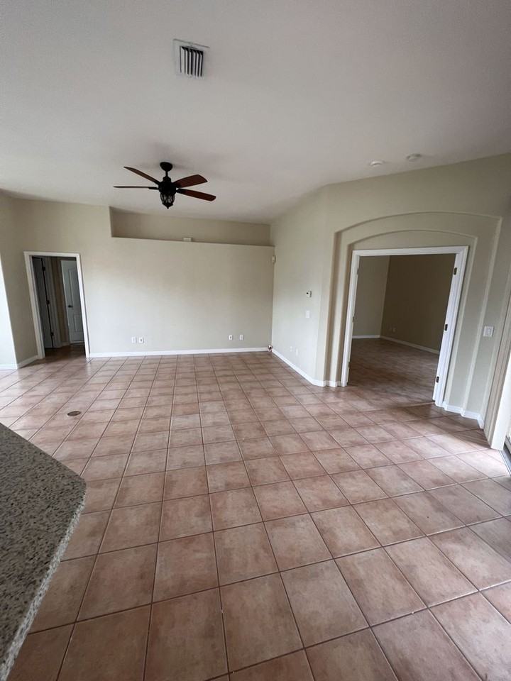 200 Ocean Ridge Dr - Photo 2 of 28