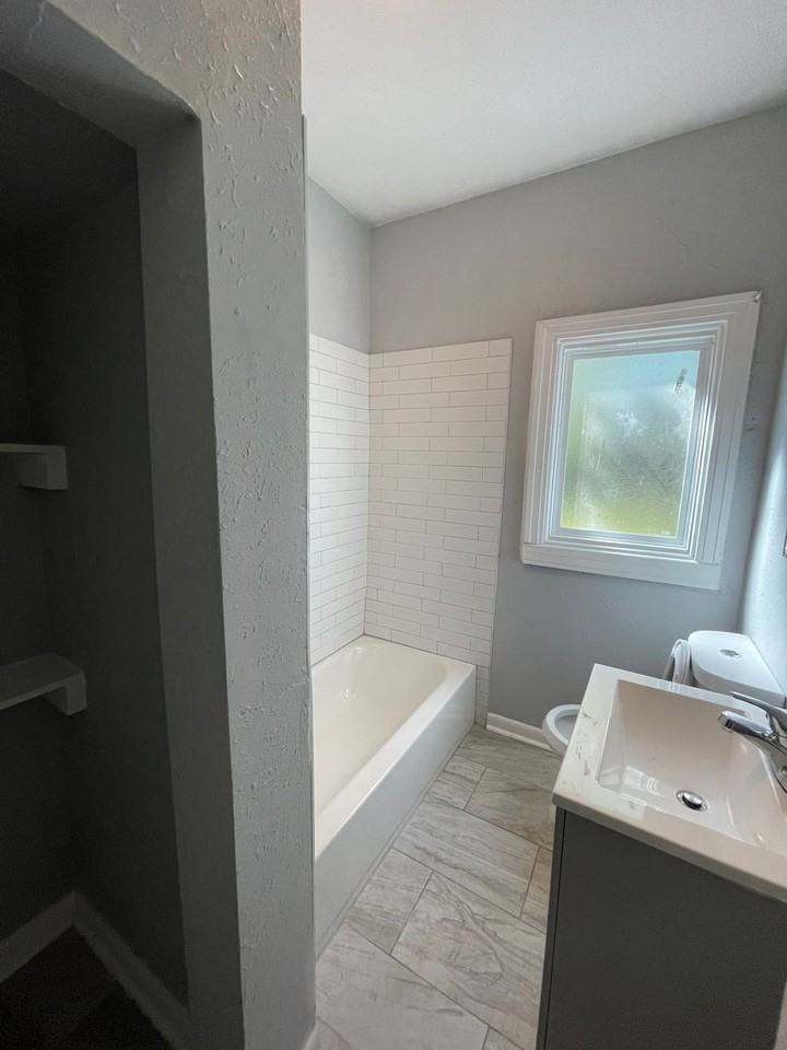 2012 Baldwin St - Photo 4 of 13