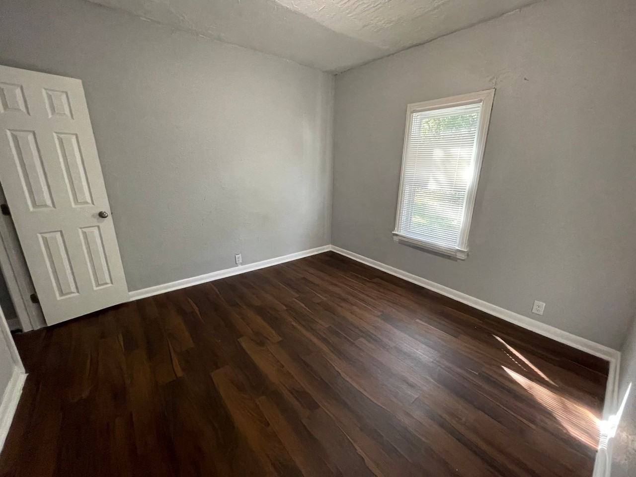 2012 Baldwin St - Photo 5 of 13