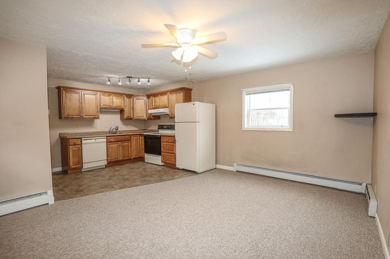 1776 Hooksett Rd - Photo 3 of 9