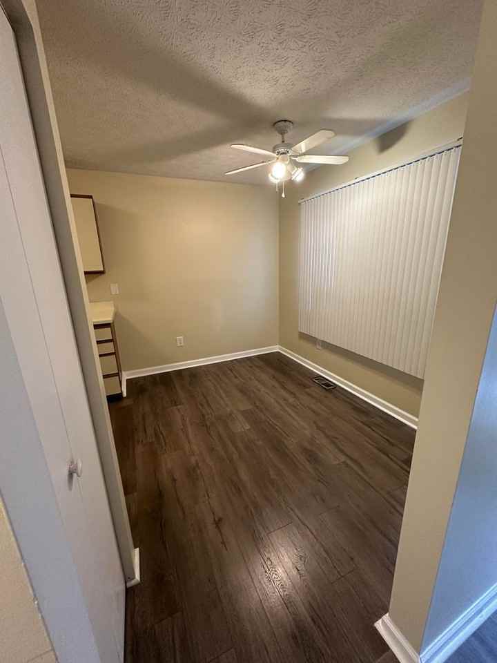 2598 Glade Dr Se - Photo 3 of 10