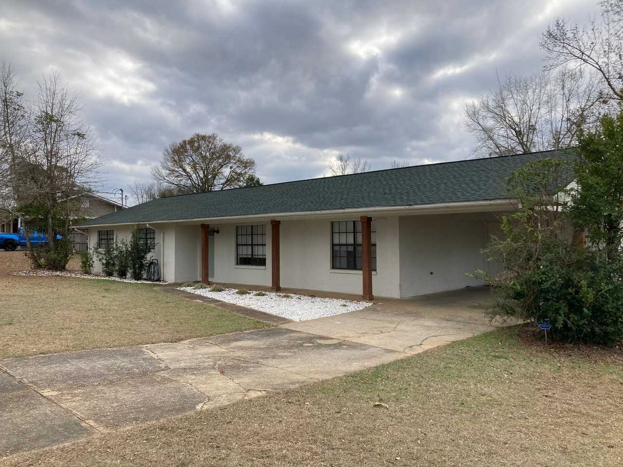 311 Dixie Dr - Photo 2 of 23
