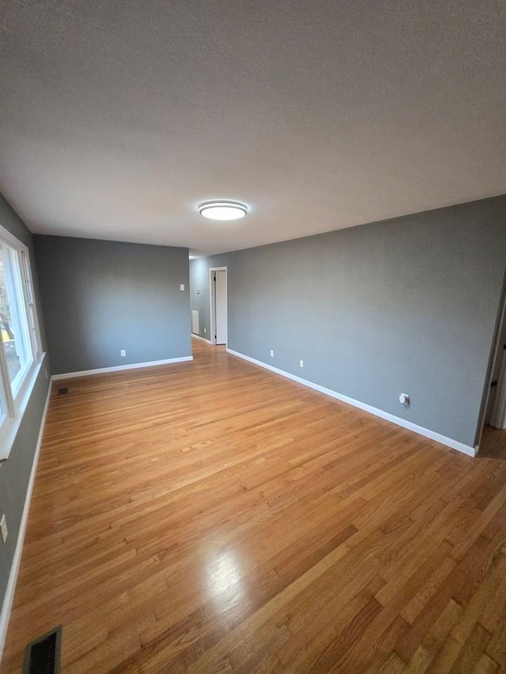 375 Fairfield Dr - Photo 2 of 38