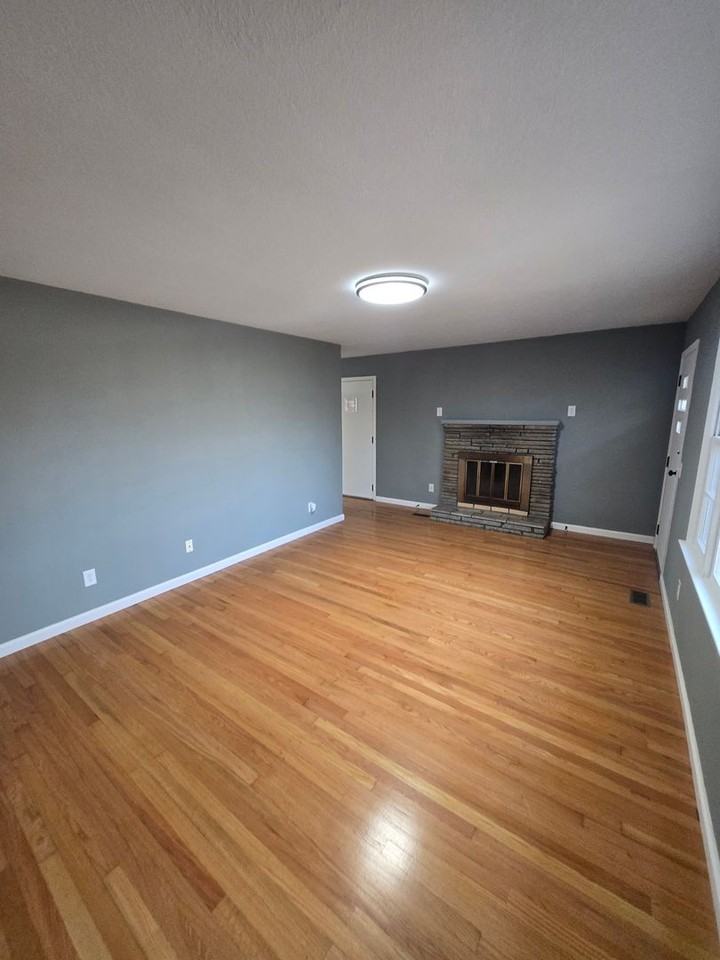 375 Fairfield Dr - Photo 3 of 38