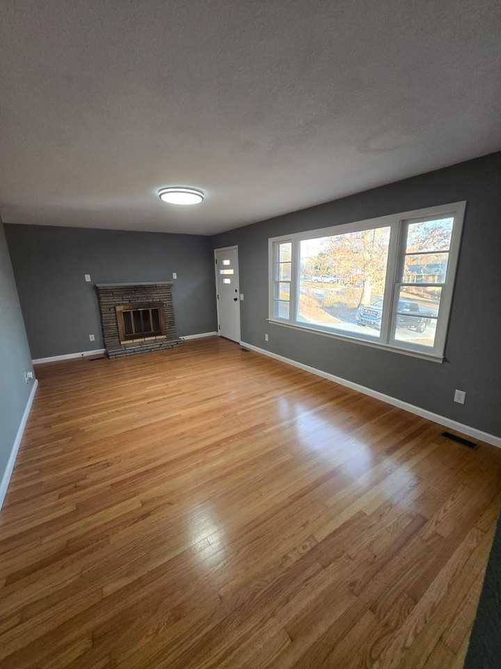 375 Fairfield Dr - Photo 4 of 38