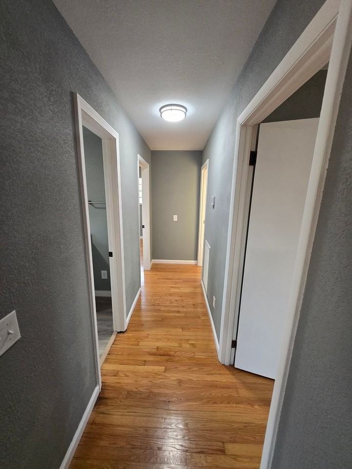 375 Fairfield Dr - Photo 5 of 38