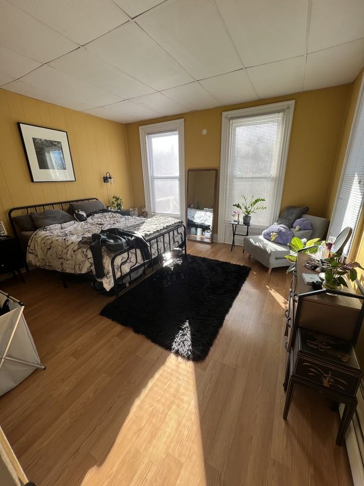 17 E Main St #1 - Photo 3 of 6