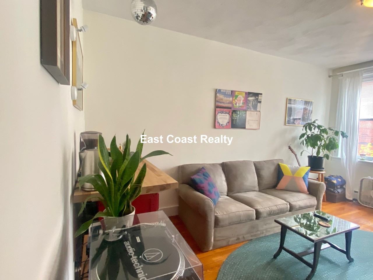 82 Brainard St #19 - Photo 3 of 9