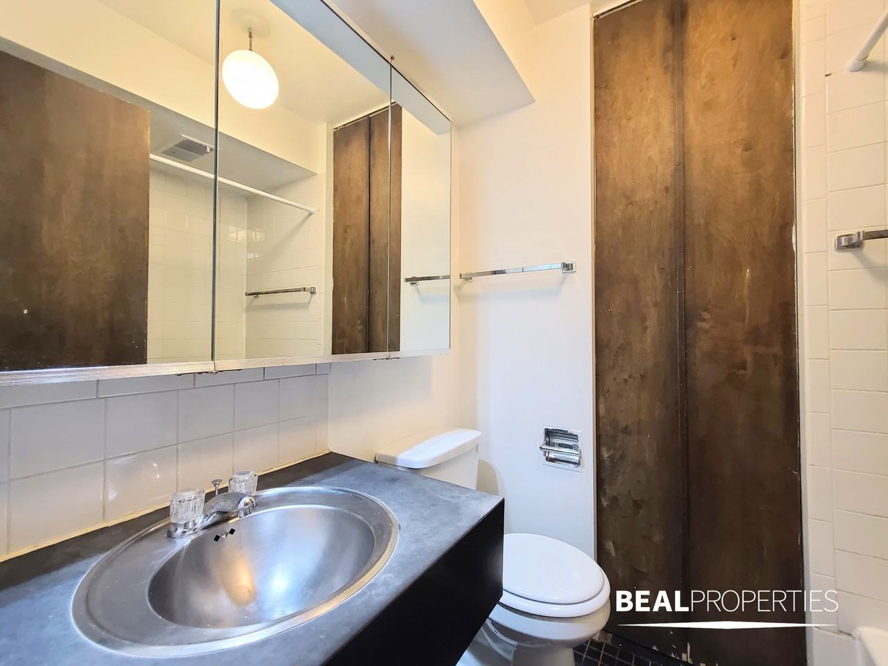 2904 N Broadway St - Photo 7 of 20