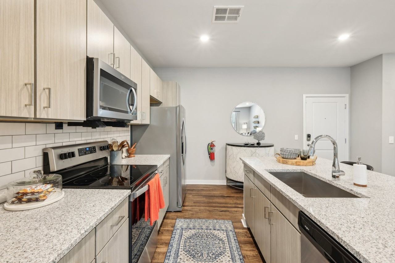 AxisOne - Photo 2 of 53