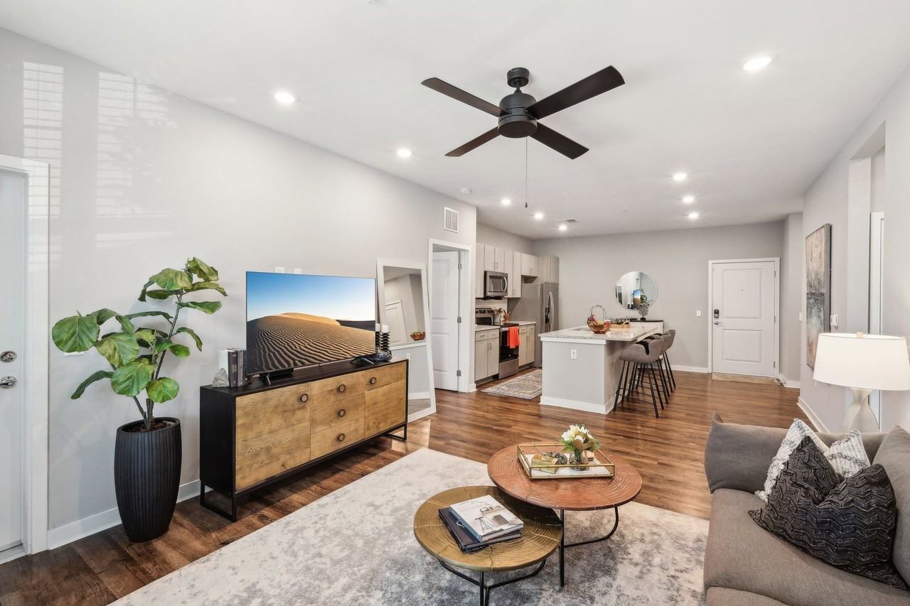 AxisOne - Photo 5 of 53