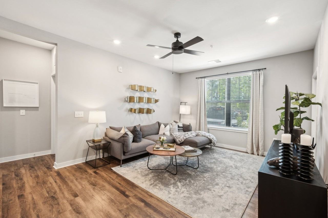 AxisOne - Photo 6 of 53