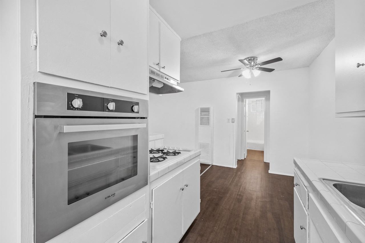 3247-3255 Santa Ana St. - Photo 3 of 17