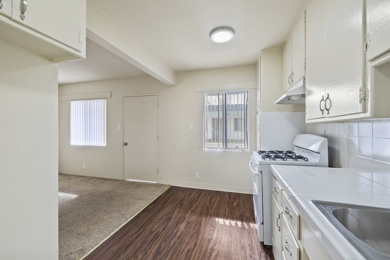 1135-1141 Wilmington Blvd. - Photo 3 of 16