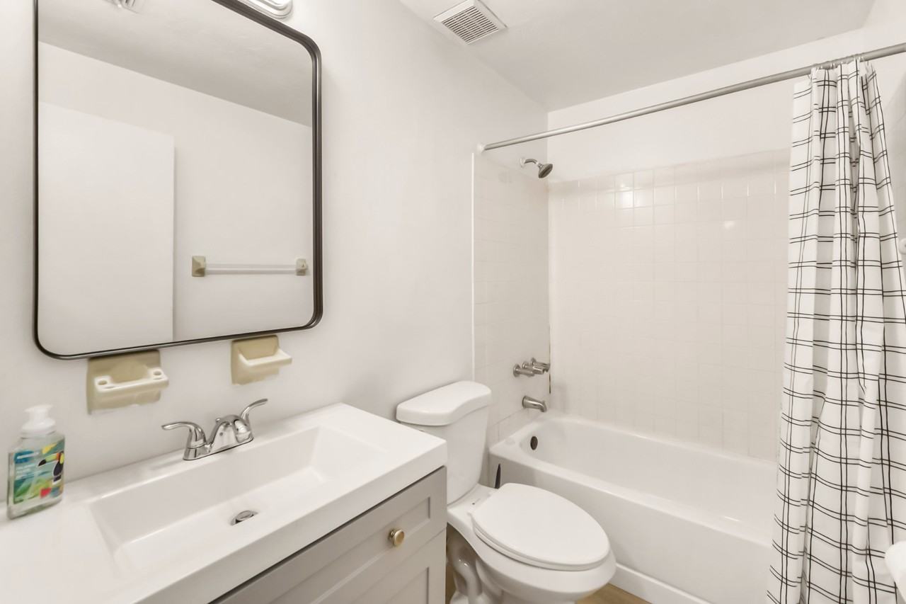 Sw 69th Dr - Photo 2 of 22