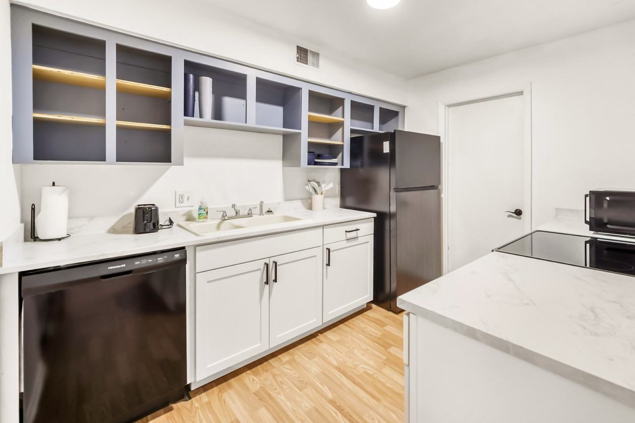 Sw 69th Dr - Photo 3 of 22