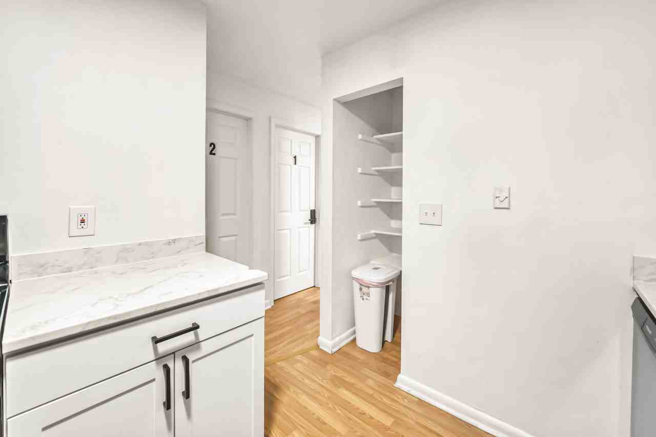 Sw 69th Dr - Photo 5 of 22