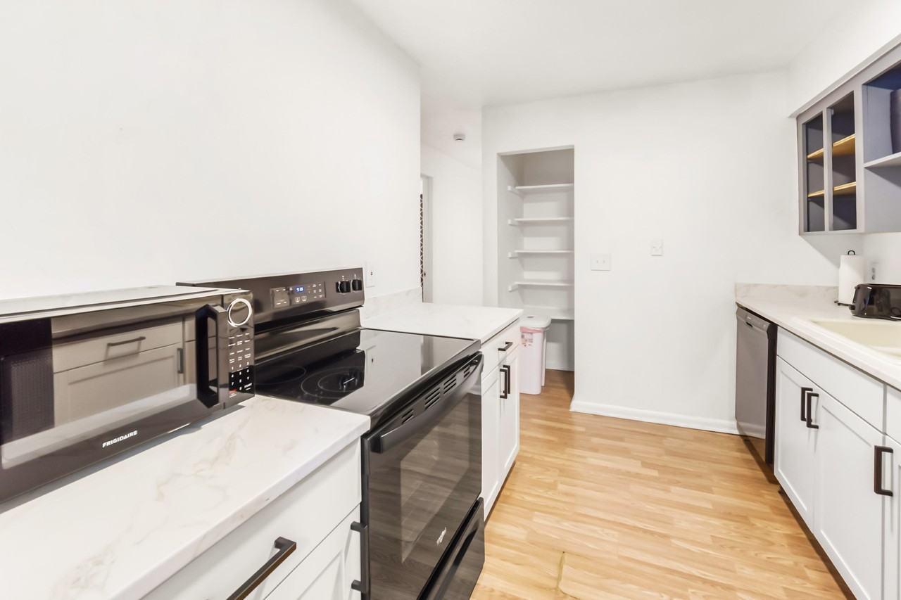 Sw 69th Dr - Photo 7 of 22