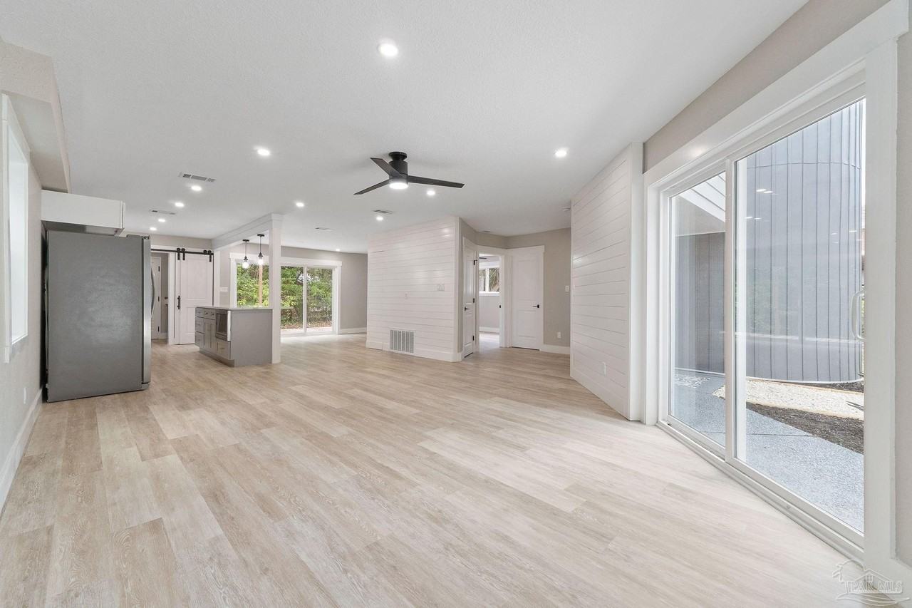 4023 Sandy Bluff Dr W - Photo 4 of 27