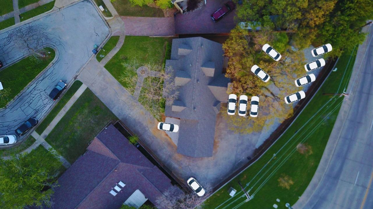 Saint Claire Dr - Photo 5 of 7