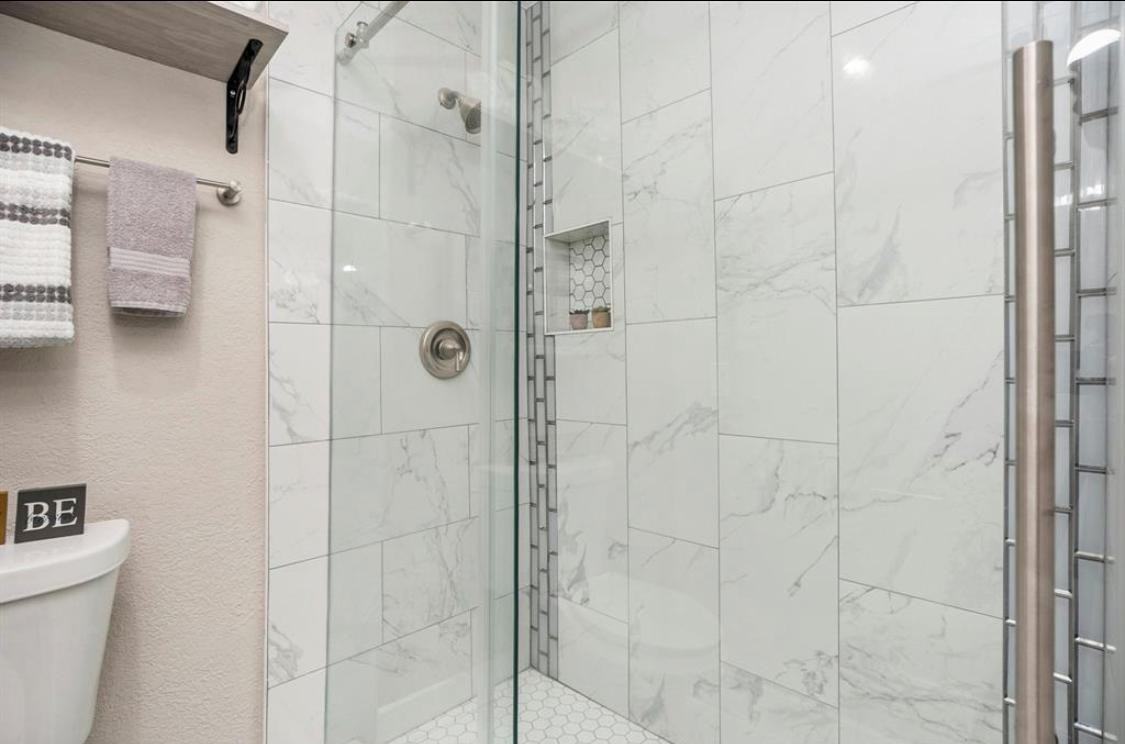 Oakcliff St - Photo 3 of 9