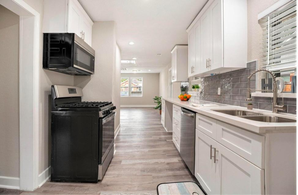 Oakcliff St - Photo 5 of 9