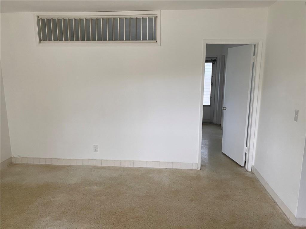 2738 Ne 32nd St - Photo 3 of 3