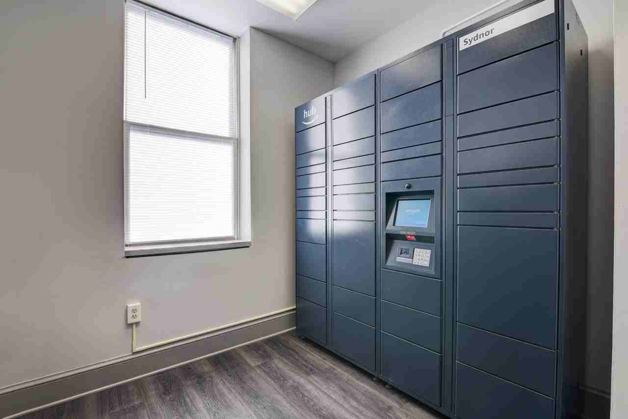 Sydnor Flats - Photo 6 of 32