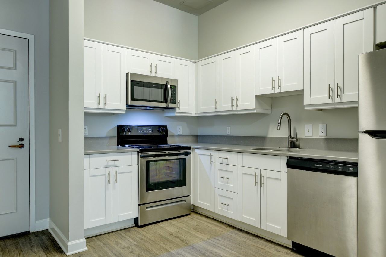 Sydnor Flats - Photo 7 of 32