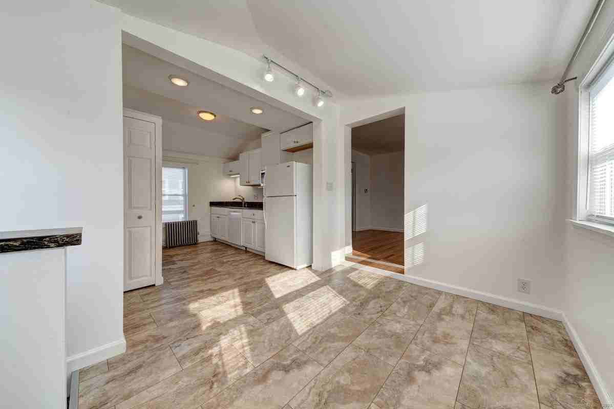 272 N Main St - Photo 2 of 25