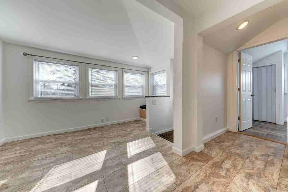 272 N Main St - Photo 3 of 25