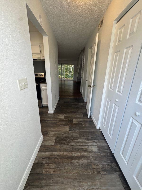 1715 Ne 2nd St - Photo 2 of 17