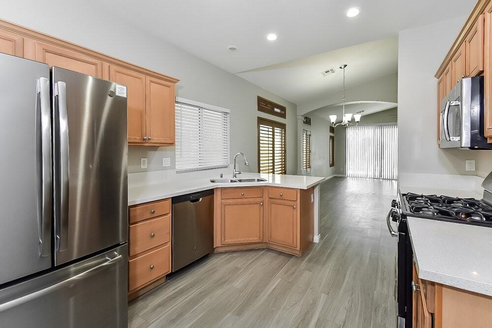 7945 Quail Mountain Ln - Photo 7 of 16