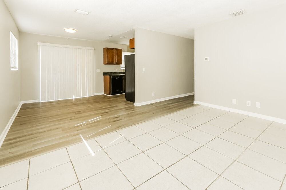 513 Sw 10th St - Photo 5 of 14