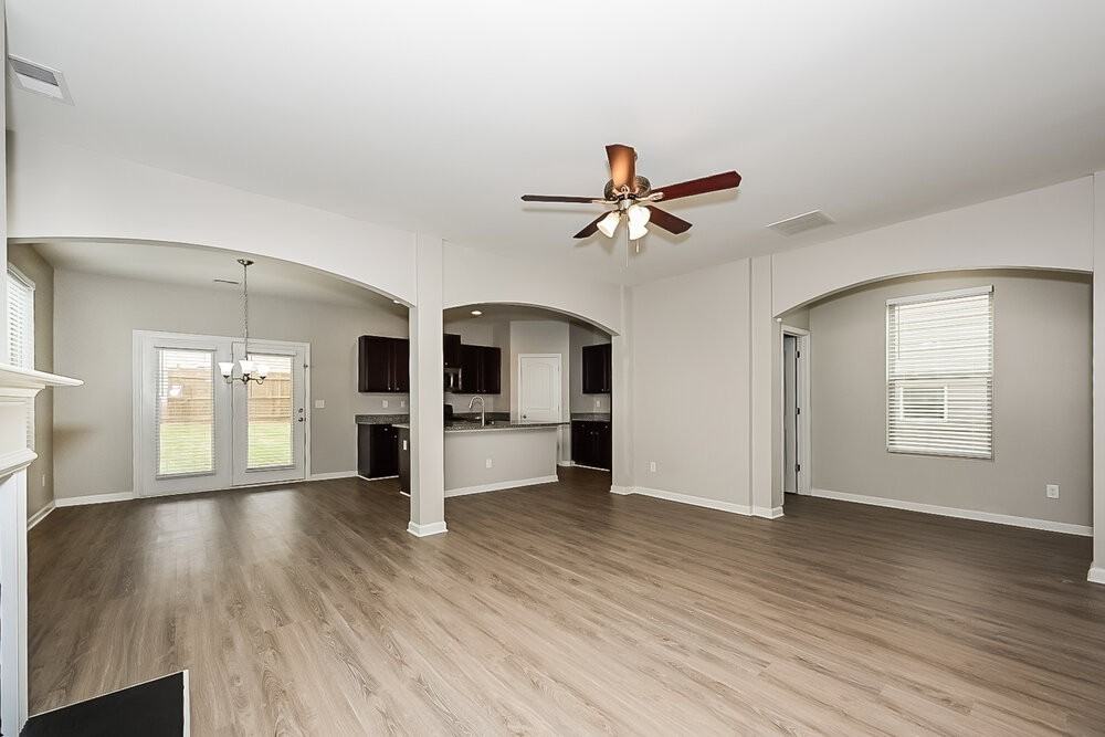 1396 Worcester Trl - Photo 4 of 17